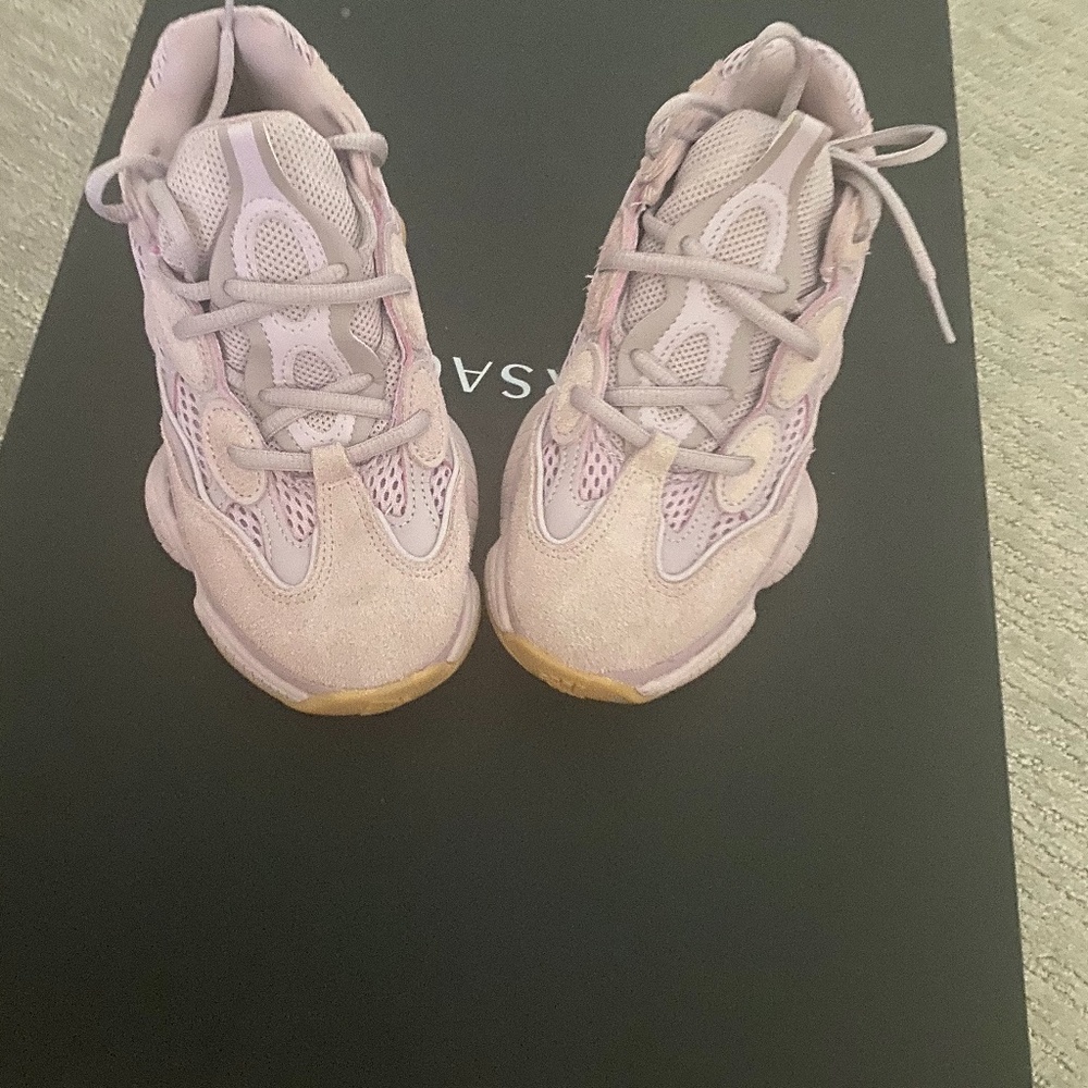 Yeezy size 4